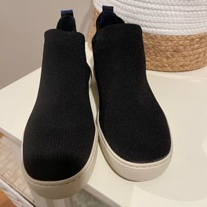 Rothys Black Chelsea Boot/Hightop Sneaker